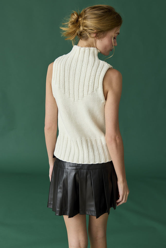 Mila Turtleneck Knit Vest Clothing Peacocks & Pearls Lexington   