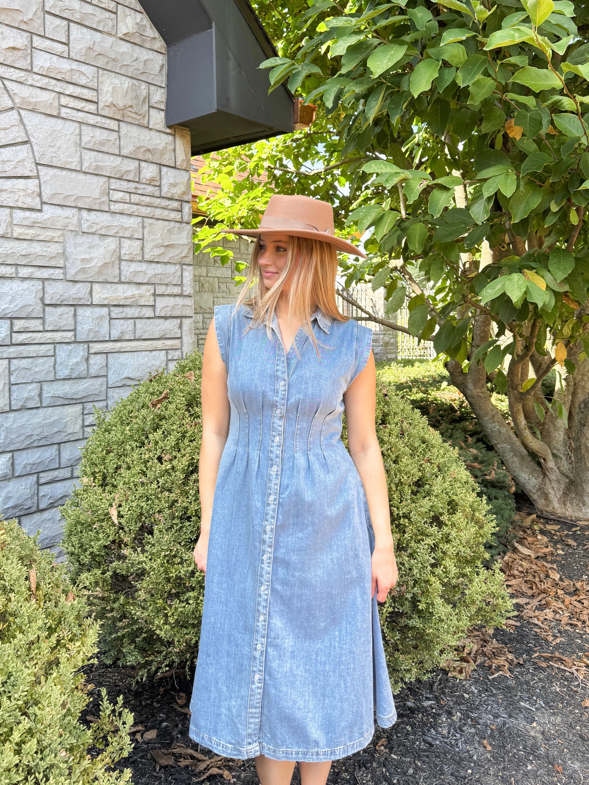 57E9AE7F-FFB2-40D8-BF65-