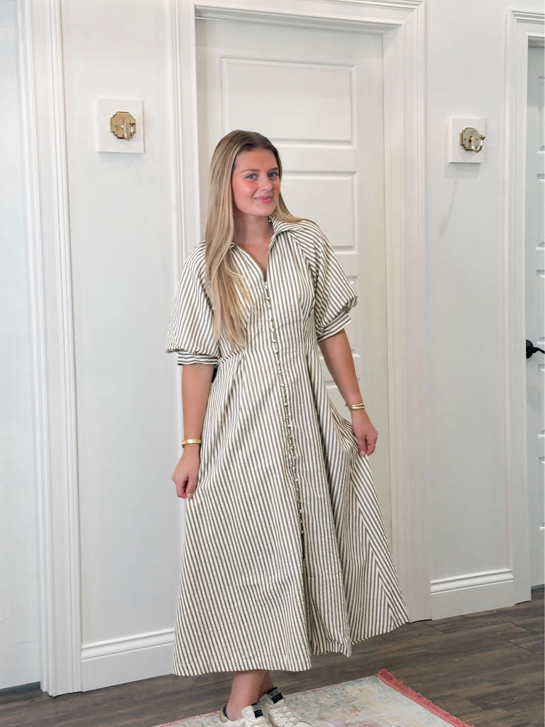 Crisp Meadow Maxi Dress Clothing Peacocks & Pearls Lexington