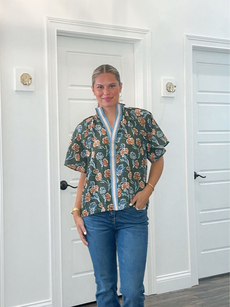 Harvest Ridge Top Peacocks & Pearls Lexington