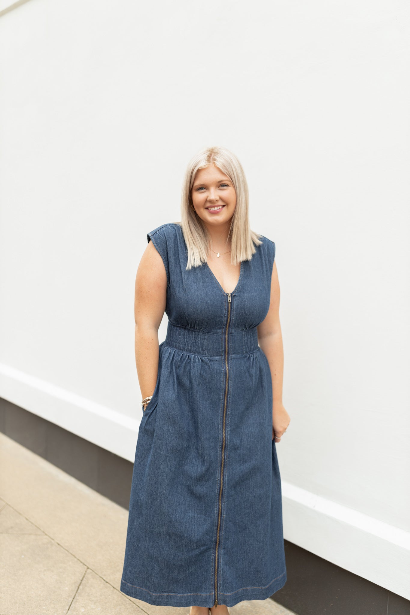 gabriella denim midi dress Sugarlips Gabriella Lula Stretch Denim V-Neck Sleeveless Smocked Midi Dress, Womens, M, Mid-Blue