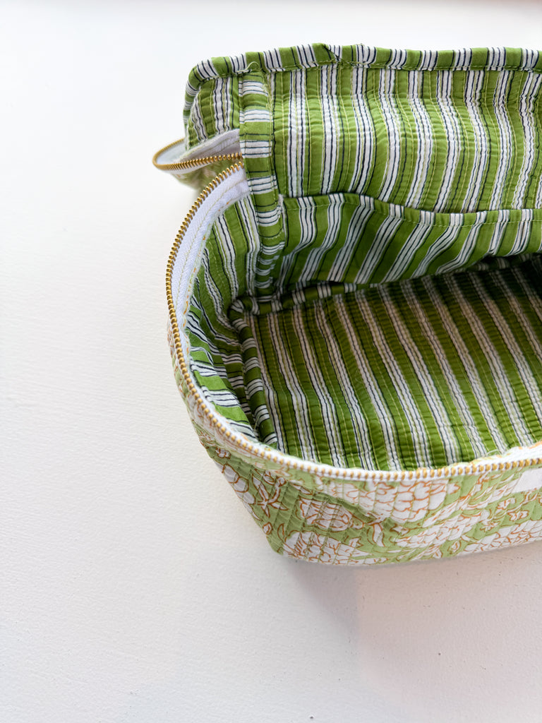 Calli Jane Handle Cosmetic Bag Purse Peacocks & Pearls Lexington