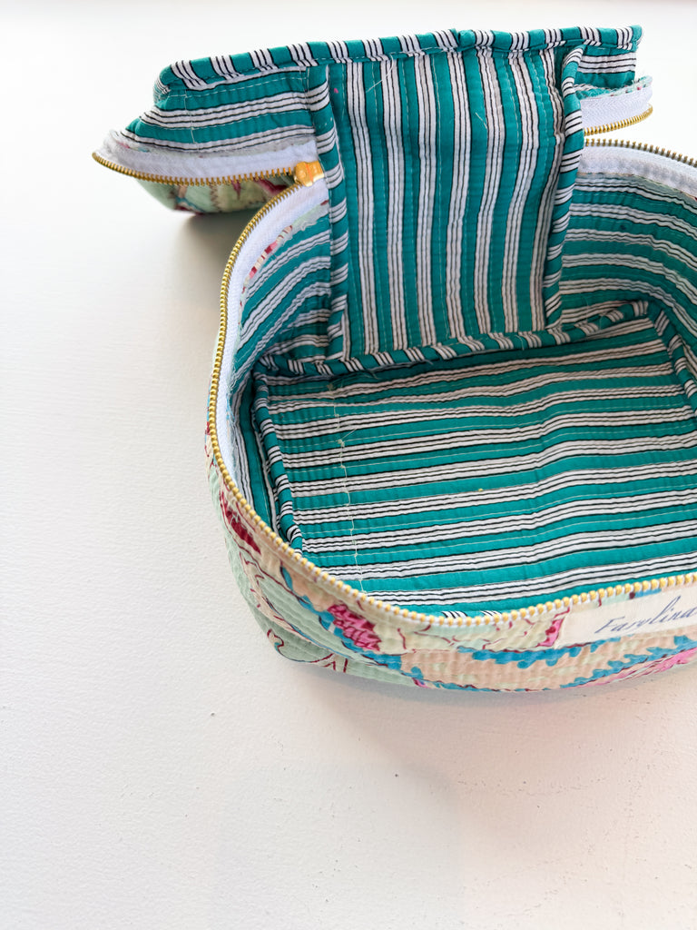 Calli Jane Handle Cosmetic Bag Purse Peacocks & Pearls Lexington