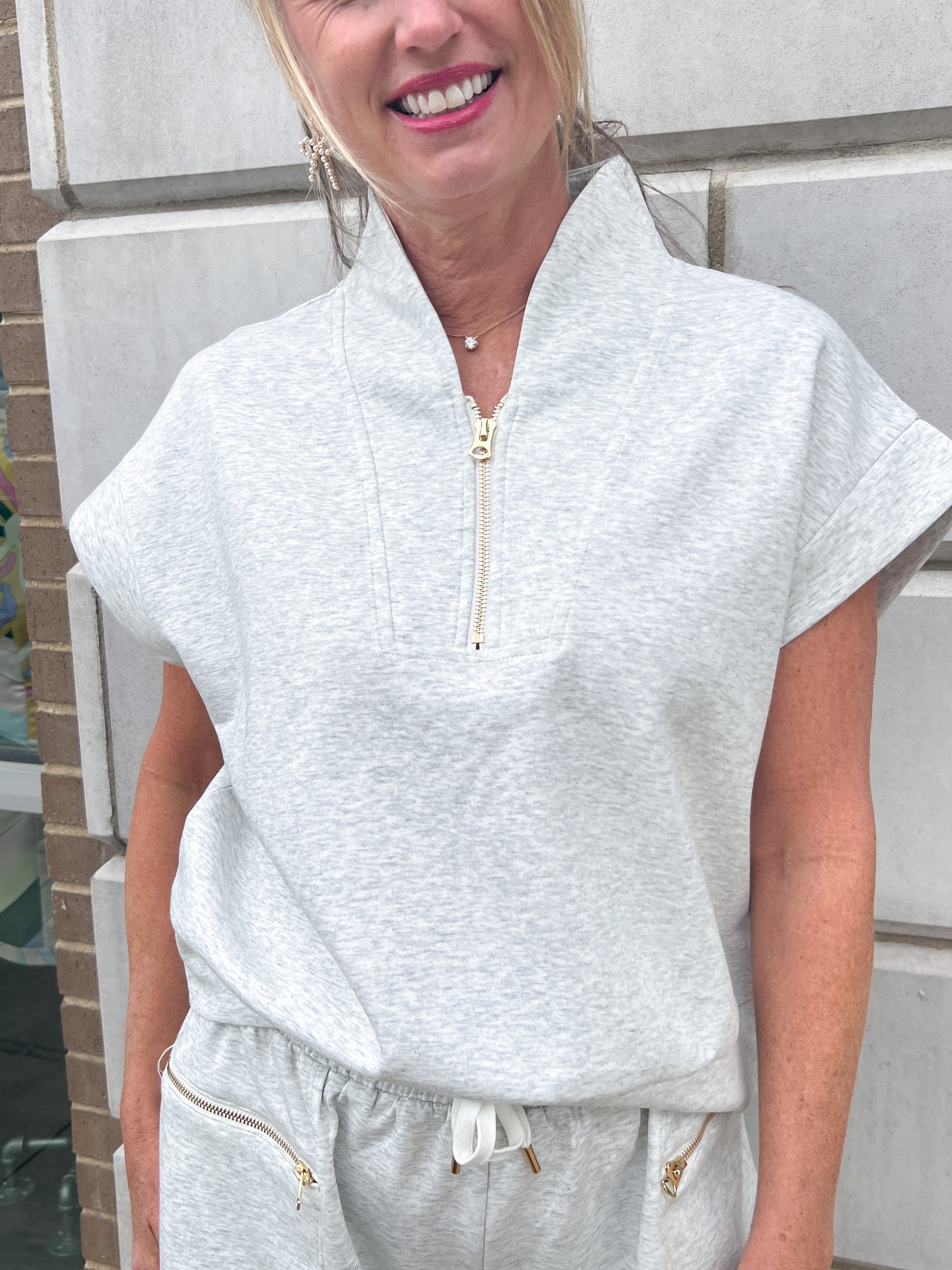 Short Sleeve Half Zip Scuba Sweatshirt – Peacocks & Pearls Lexington