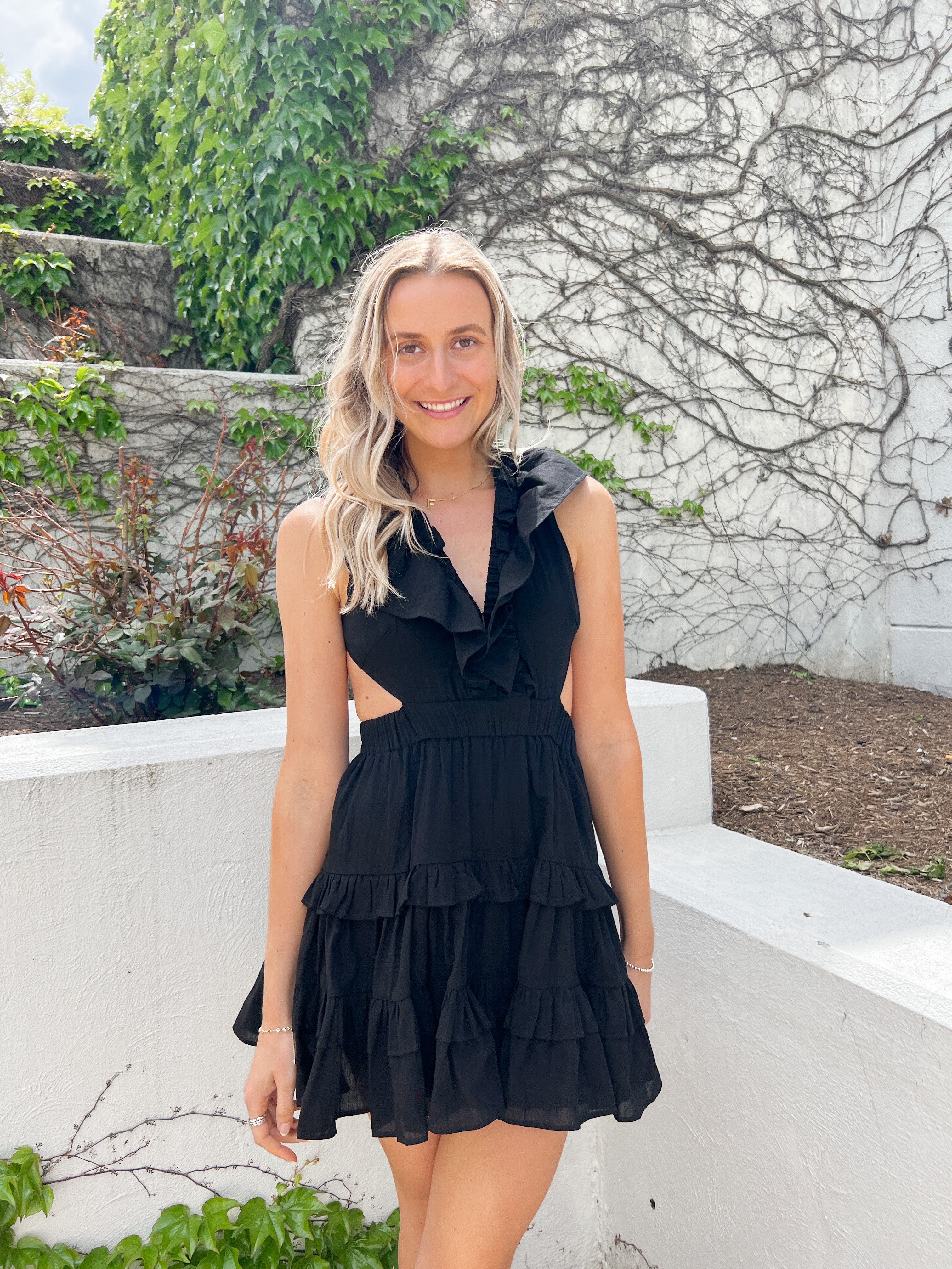 V-neck Ruffle Tiered Mini Dress – Peacocks & Pearls Lexington