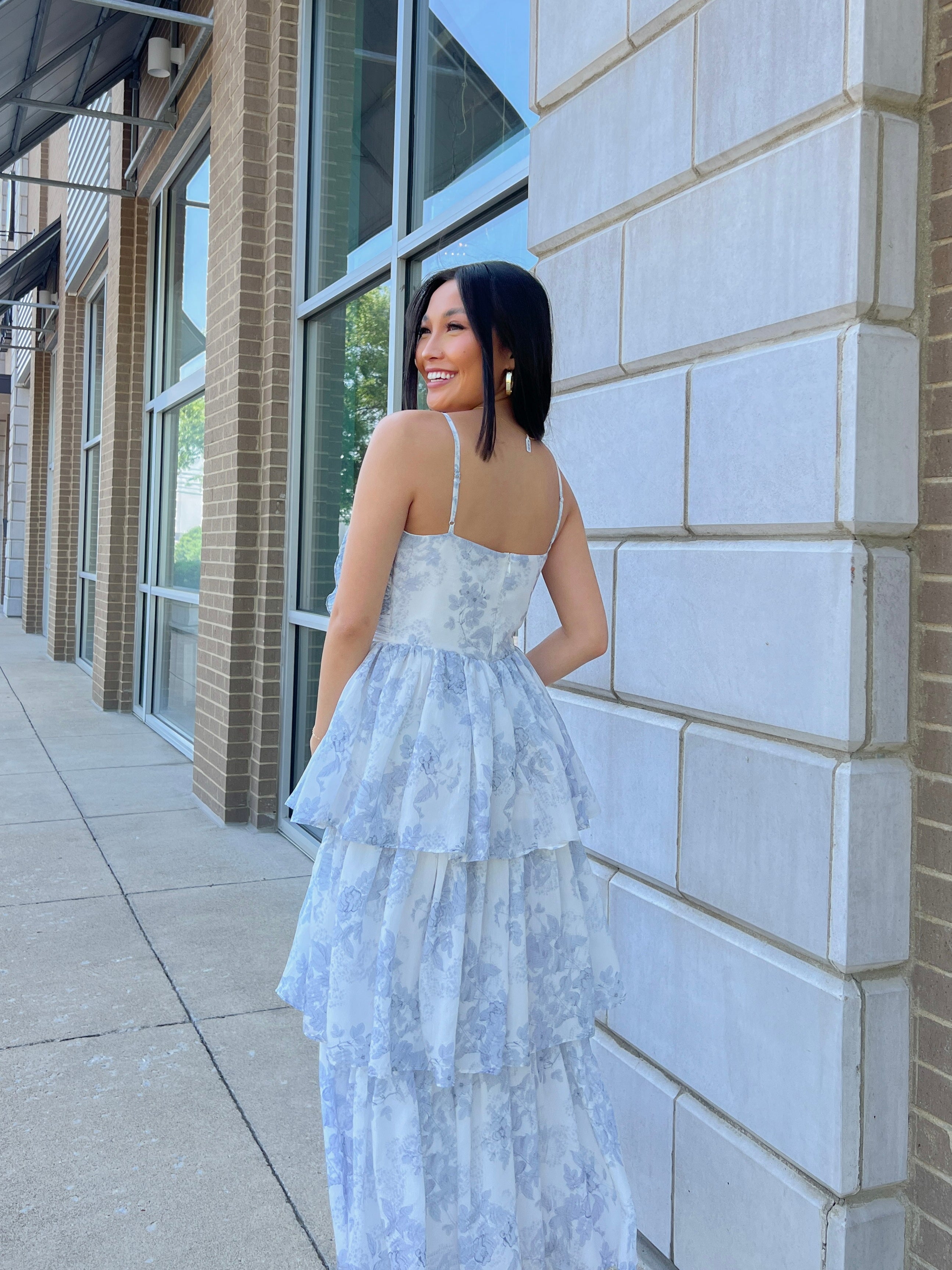 White/Blue Printed Bow Tiered Midi Dress Peacocks & Pearls Lexington White/Blue Printed Bow Tiered Midi Dress Peacocks & Pearls Lexington