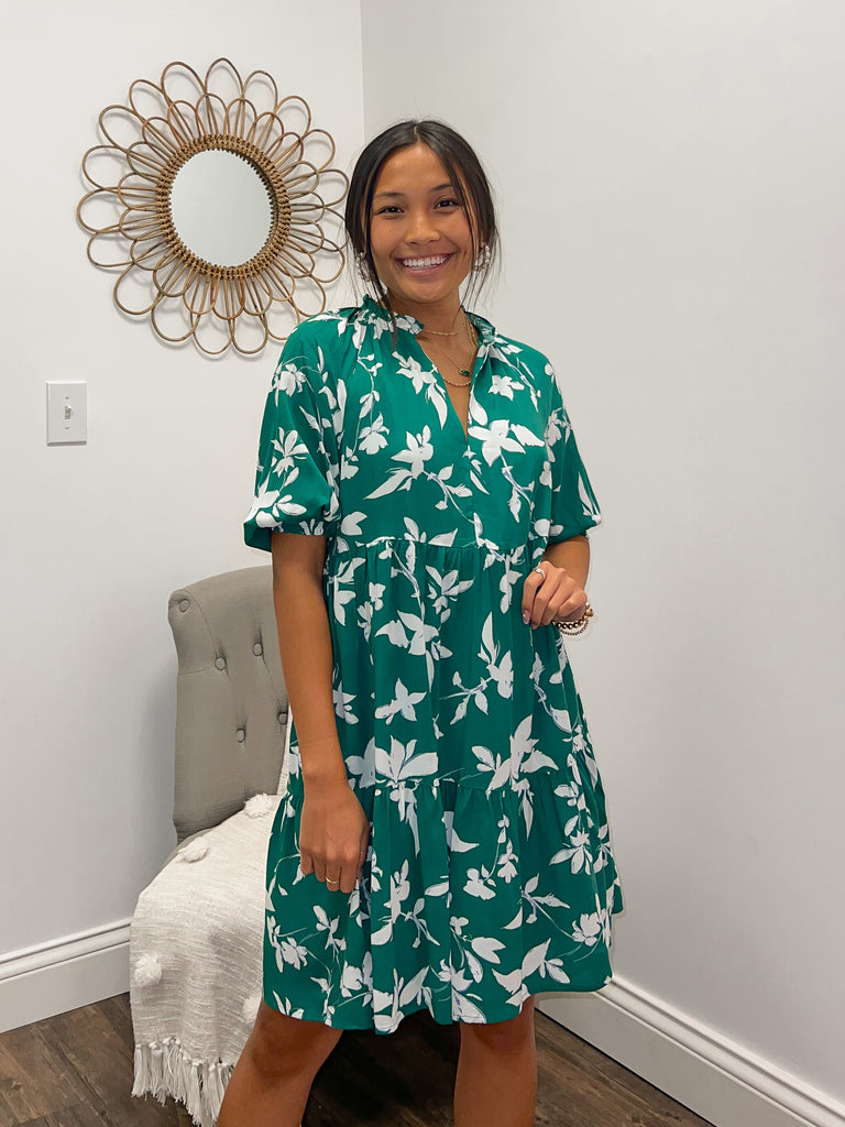 Floral Tiered V neck Dress Peacocks & Pearls Lexington Floral Tiered V neck Dress Peacocks & Pearls Lexington