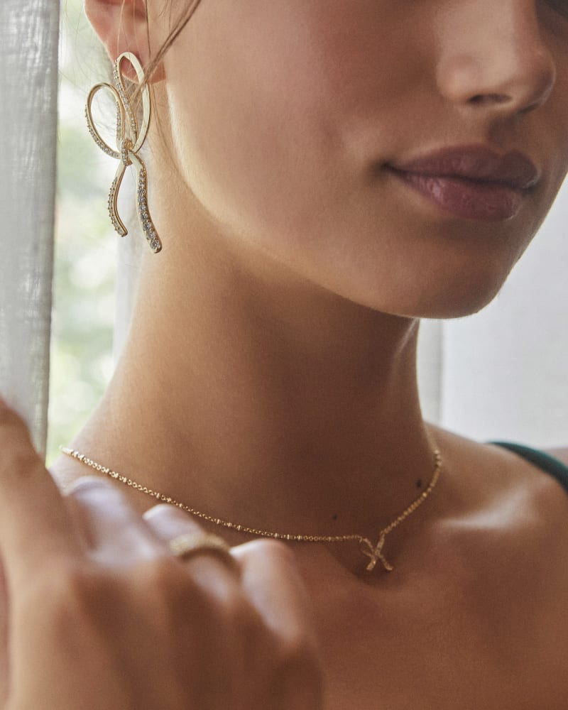 Sasha Pendant Necklace In Gold – Peacocks Pearls Lexington